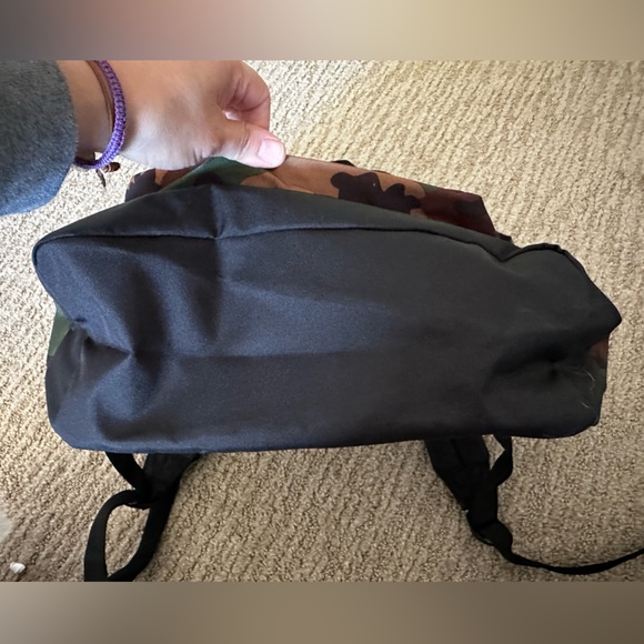 Jansport camouflage backpack - Picture 4 of 4